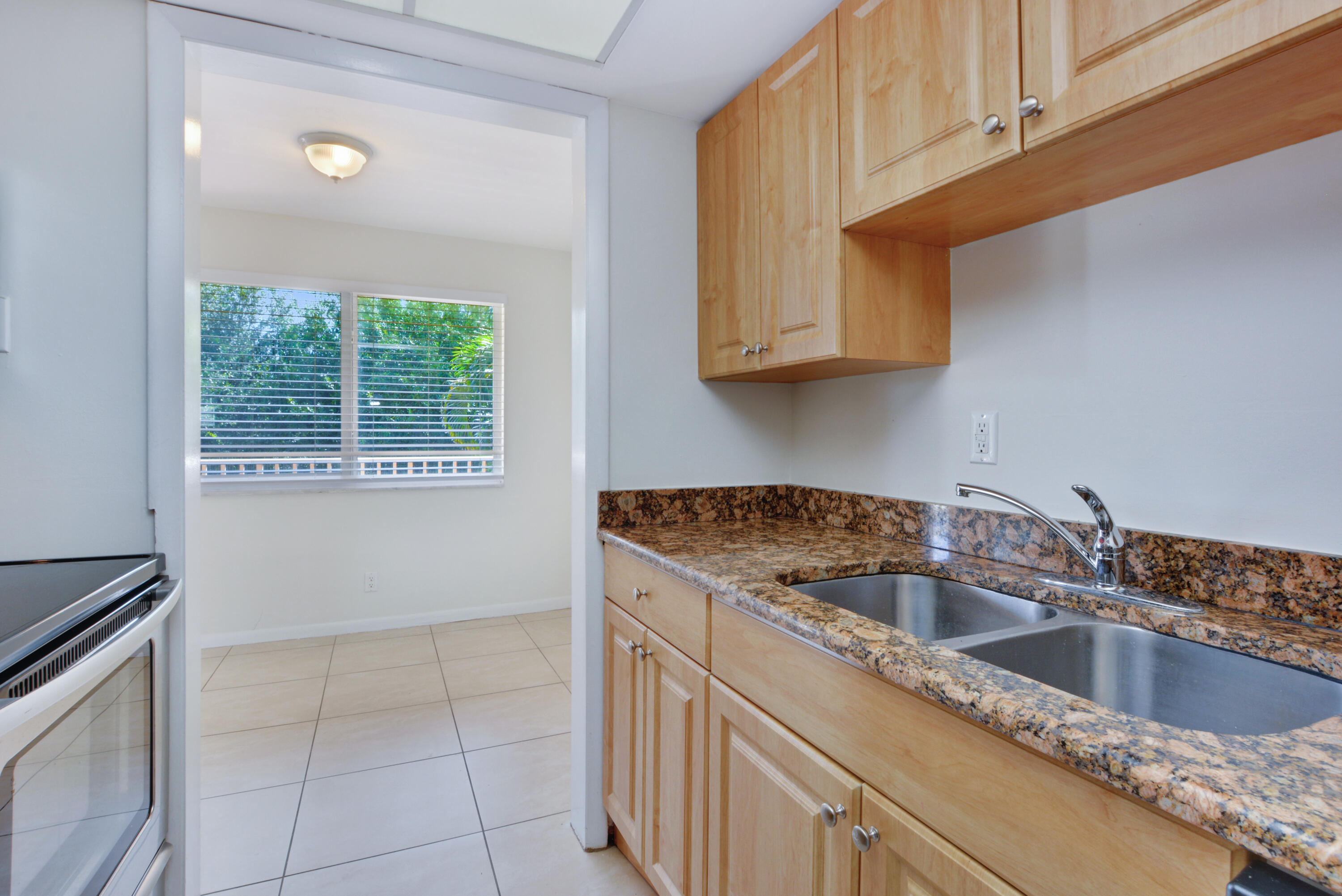 1000 NE 9th Avenue 8