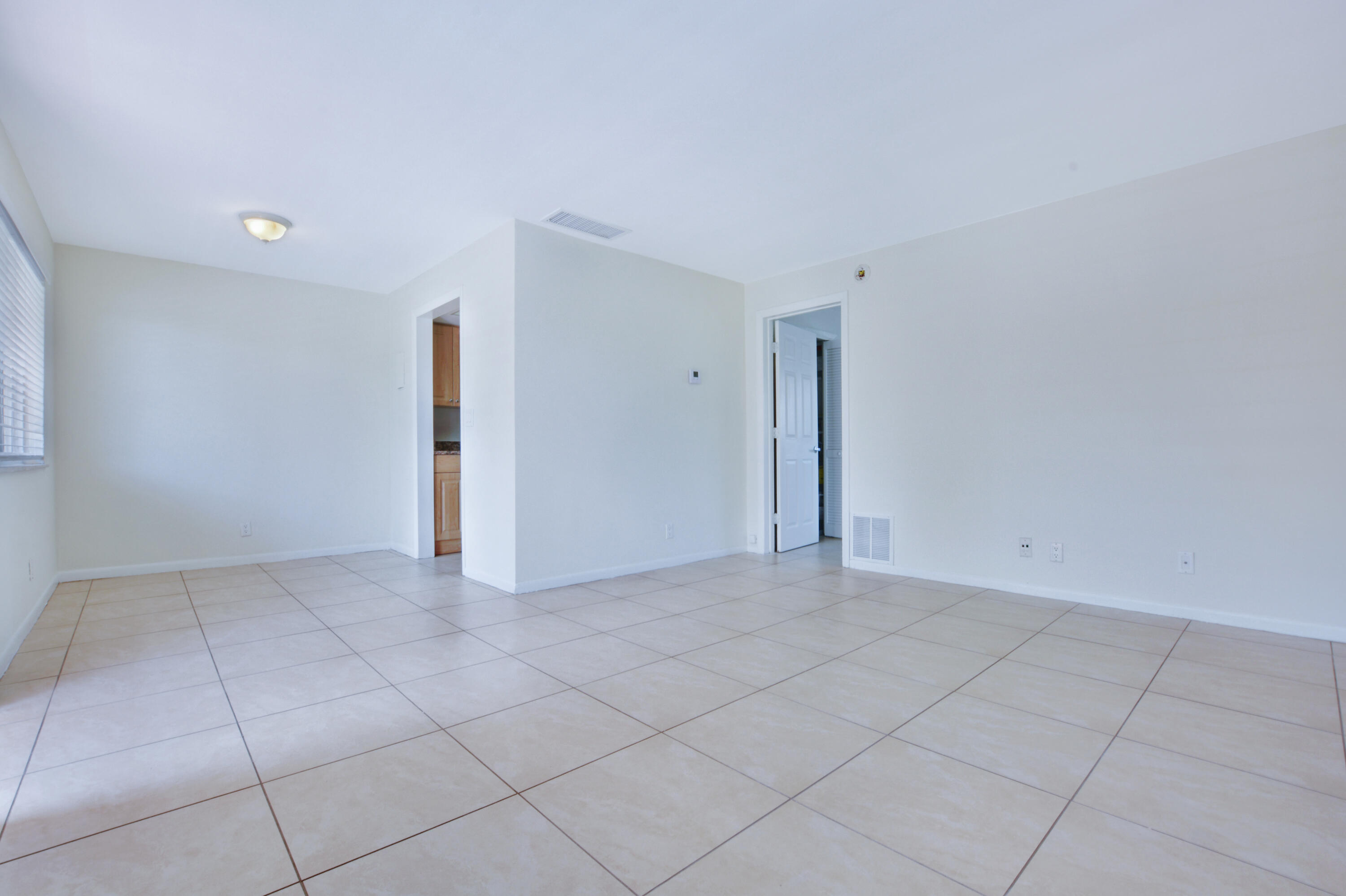 1000 NE 9th Avenue 8
