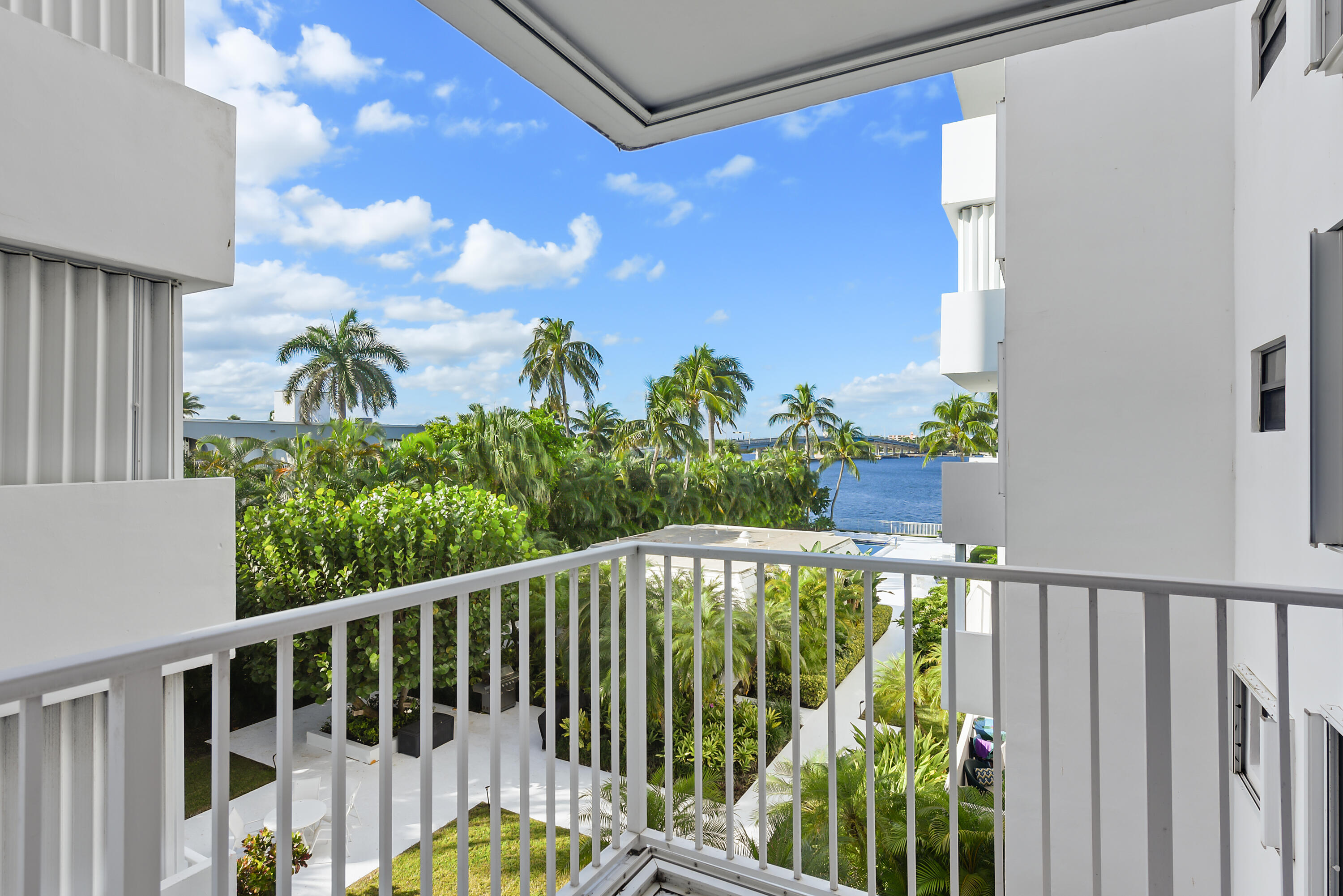 2860 S Ocean Boulevard 311