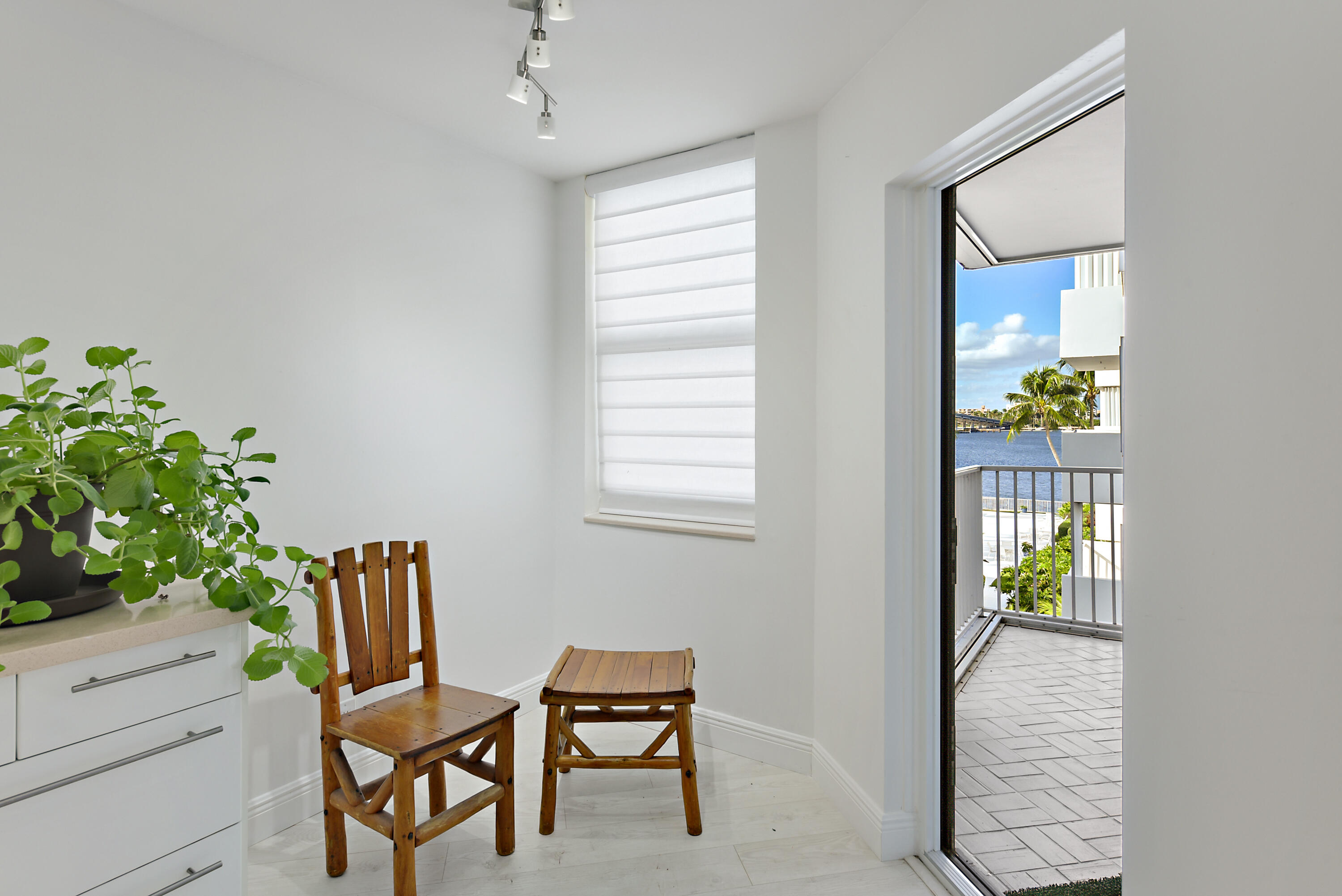 2860 S Ocean Boulevard 311