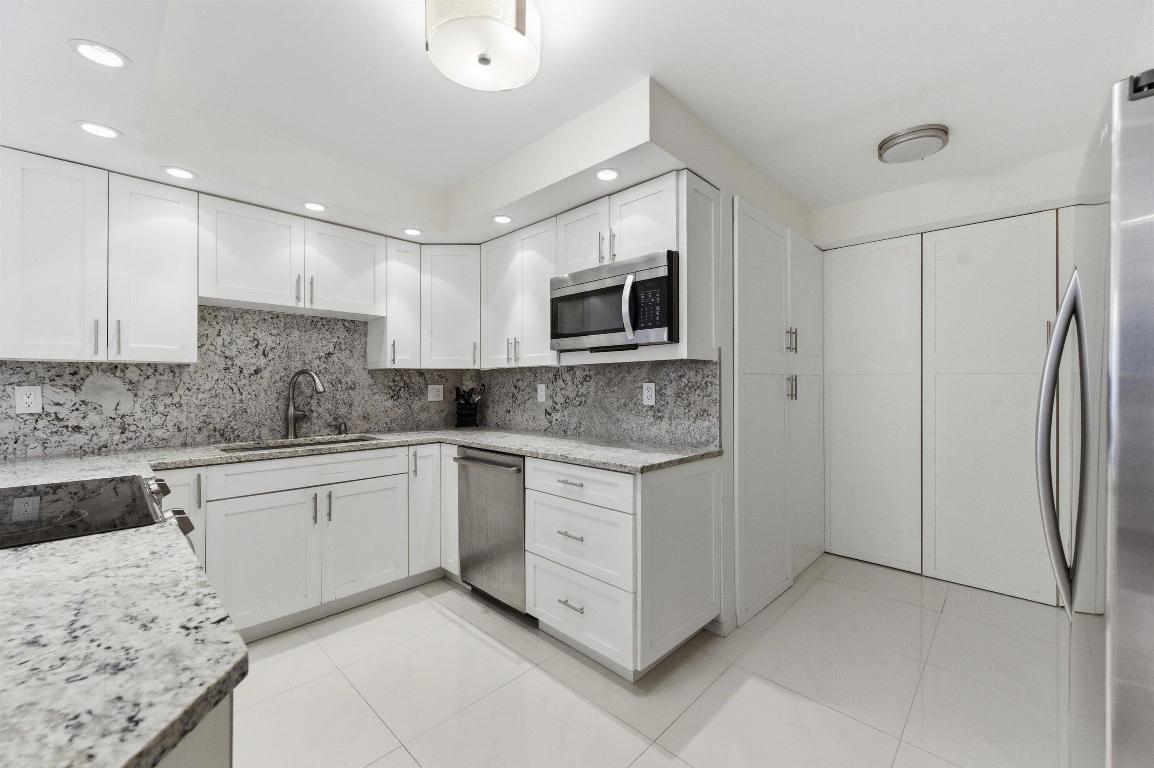 3250 S Ocean Boulevard 401s, Palm Beach Unit: 401s