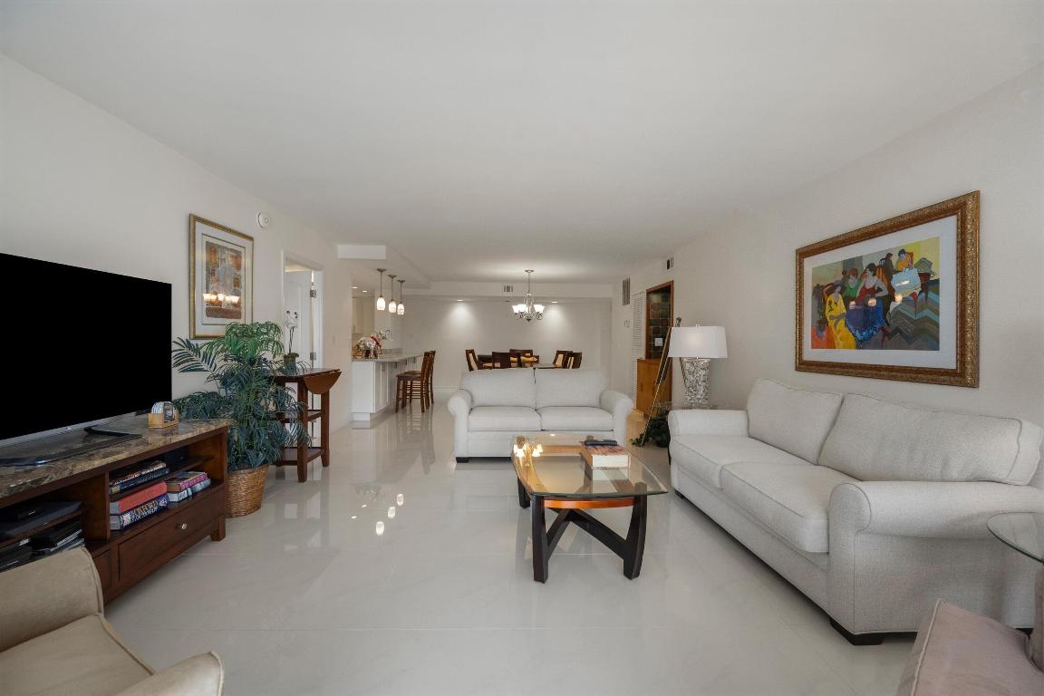 3250 S Ocean Boulevard 401s, Palm Beach Unit: 401s