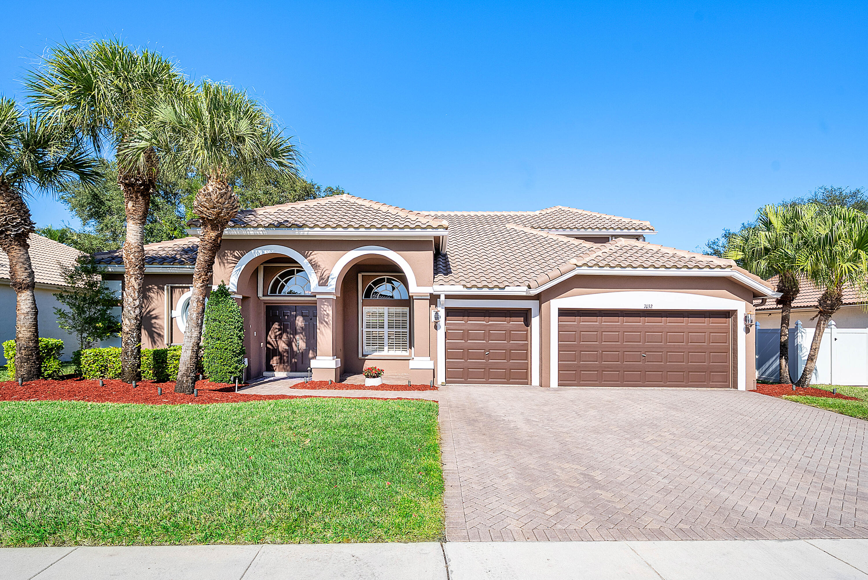 7032 Brunswick Circle
