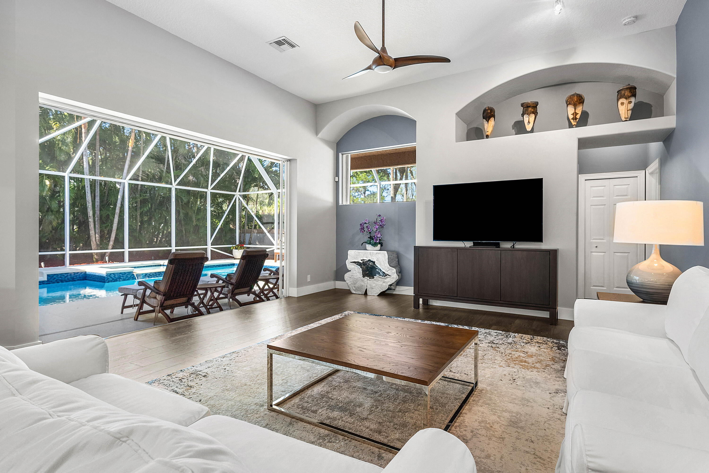 7032 Brunswick Circle