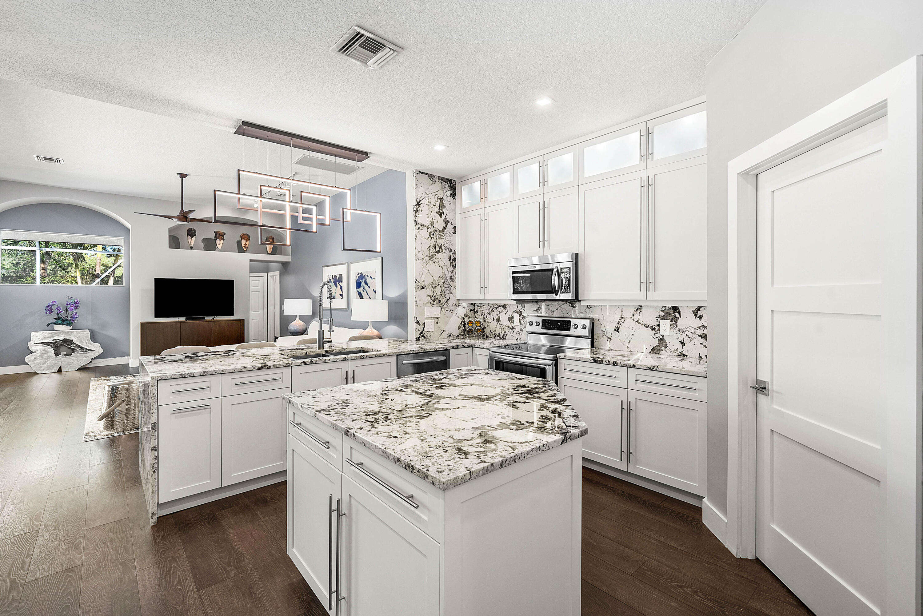 7032 Brunswick Circle