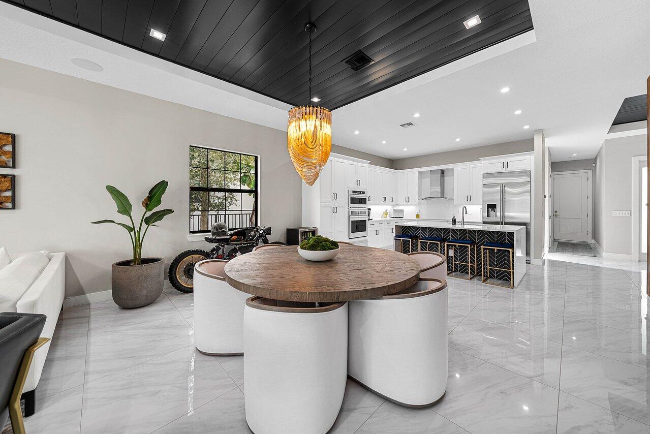 3019 Gin Berry Way
