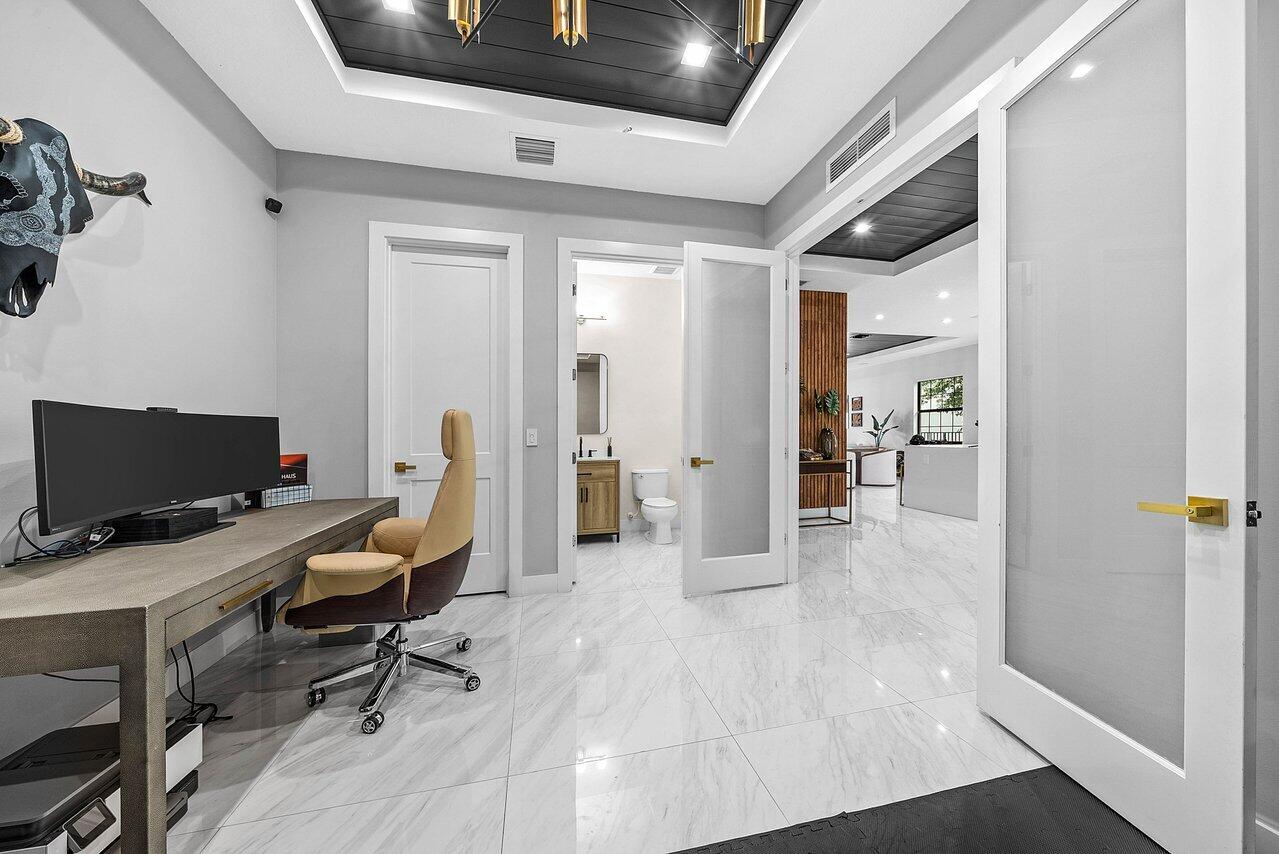 3019 Gin Berry Way