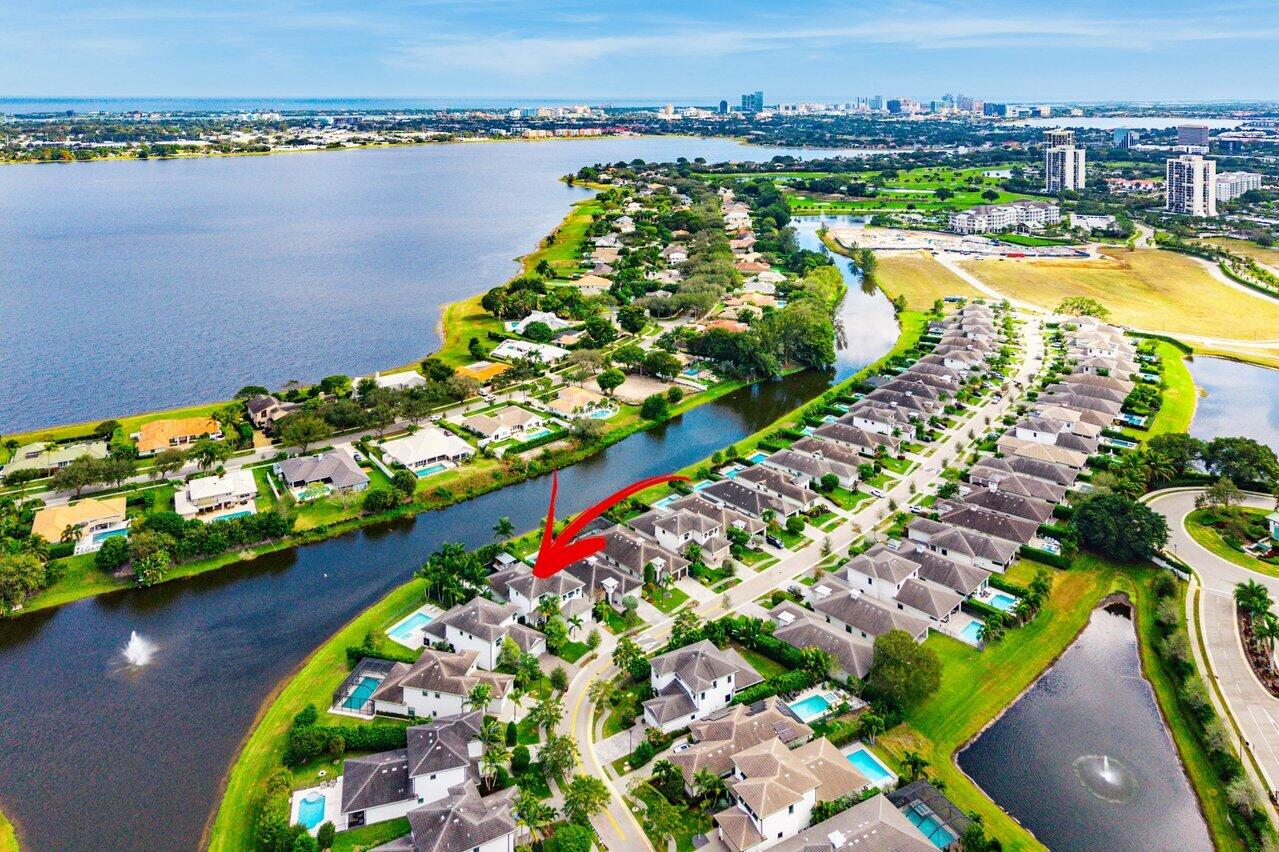 3019 Gin Berry Way
