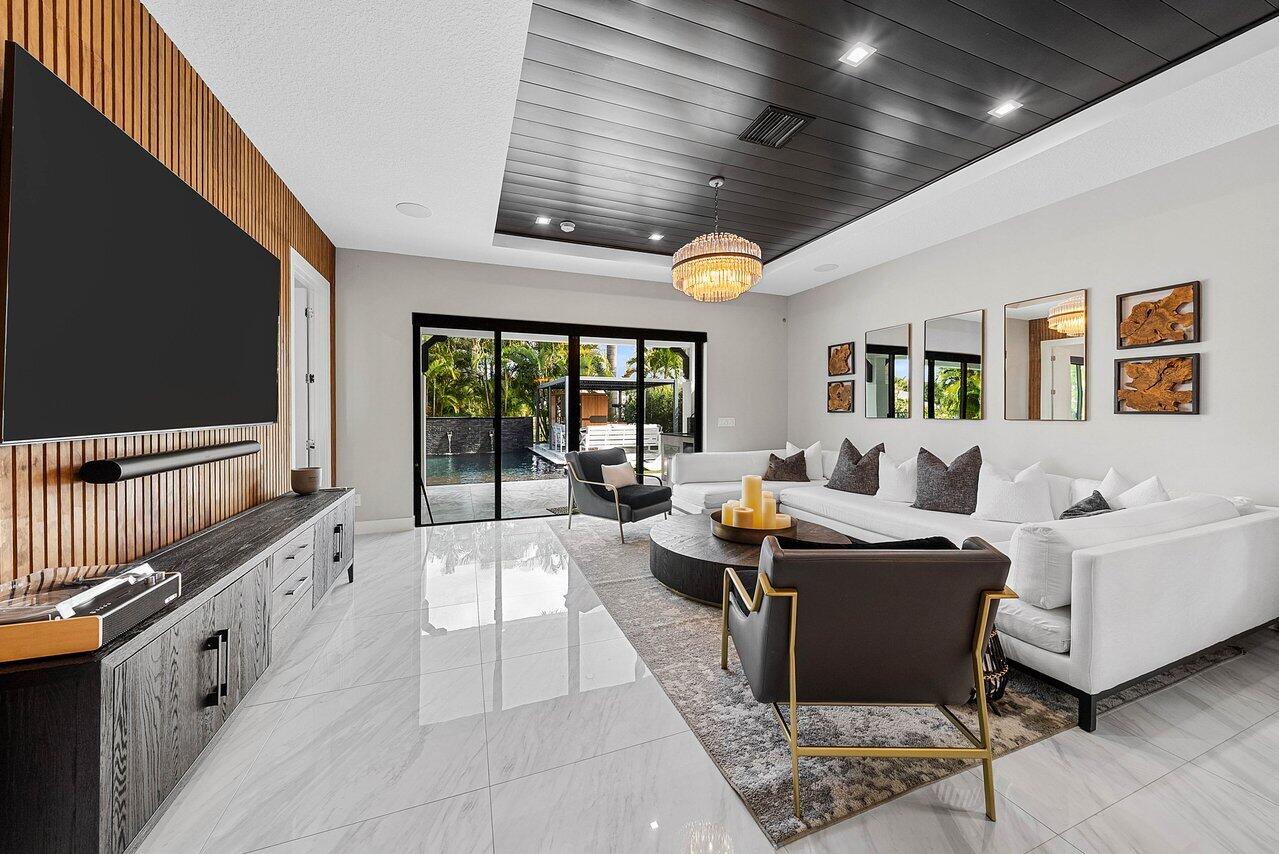 3019 Gin Berry Way