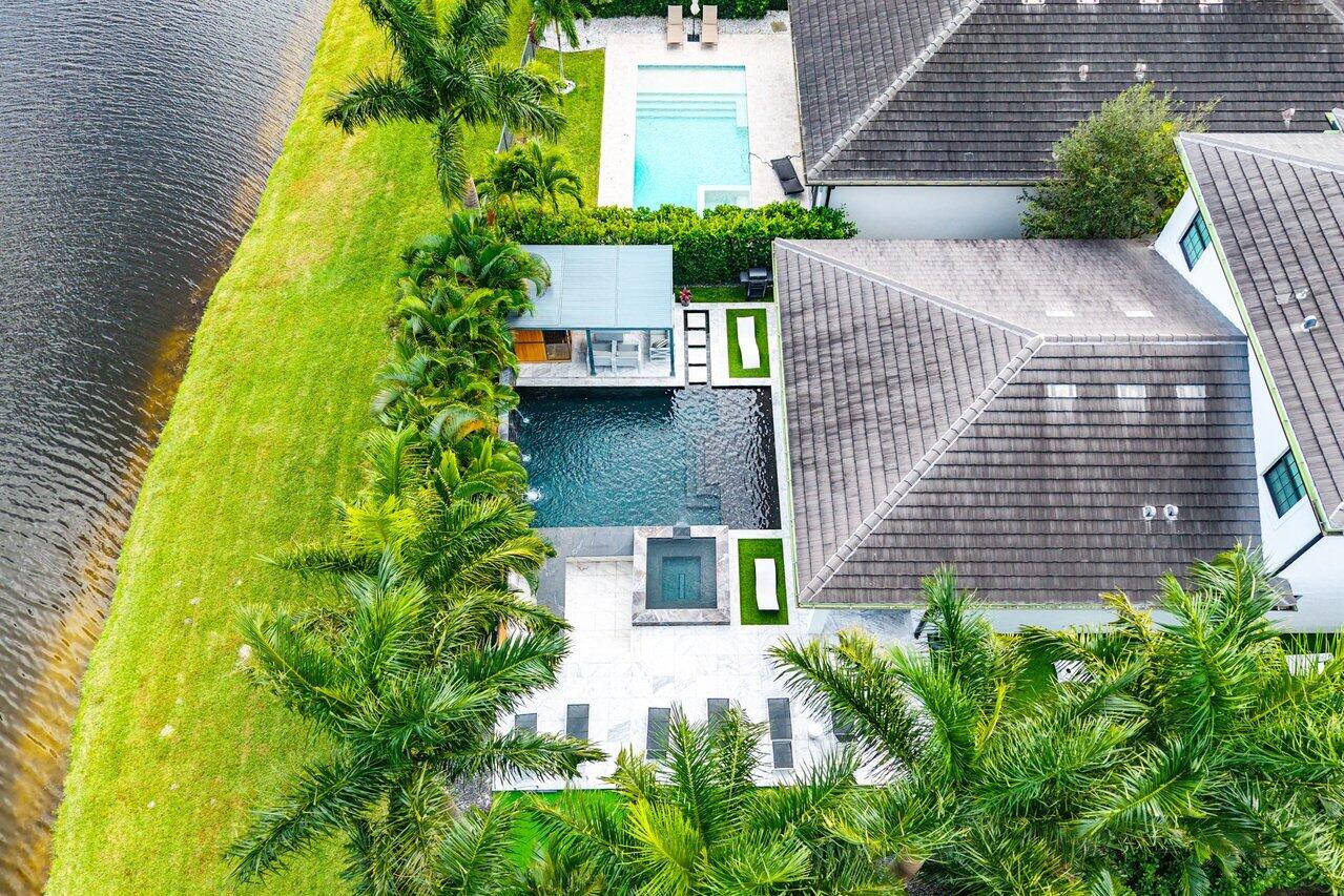 3019 Gin Berry Way
