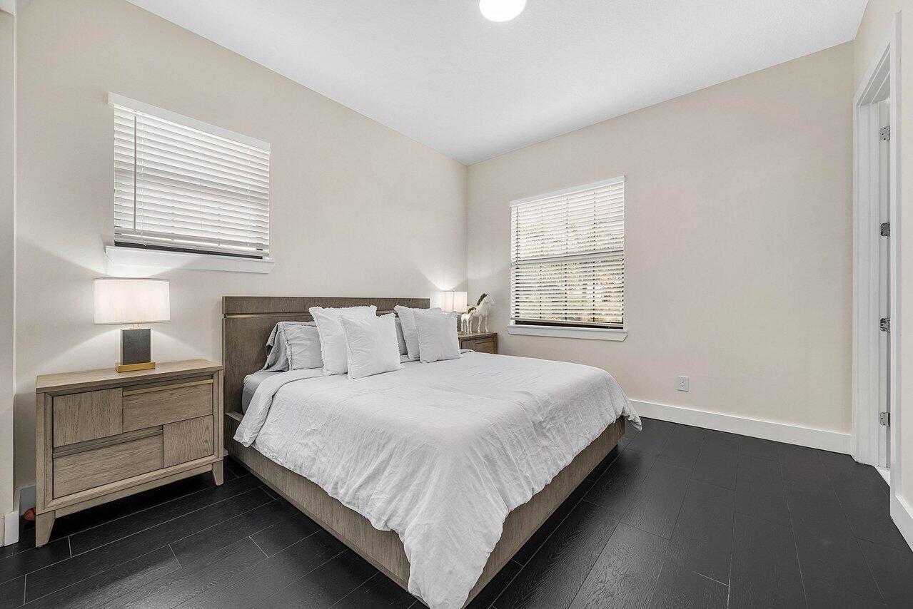 3019 Gin Berry Way