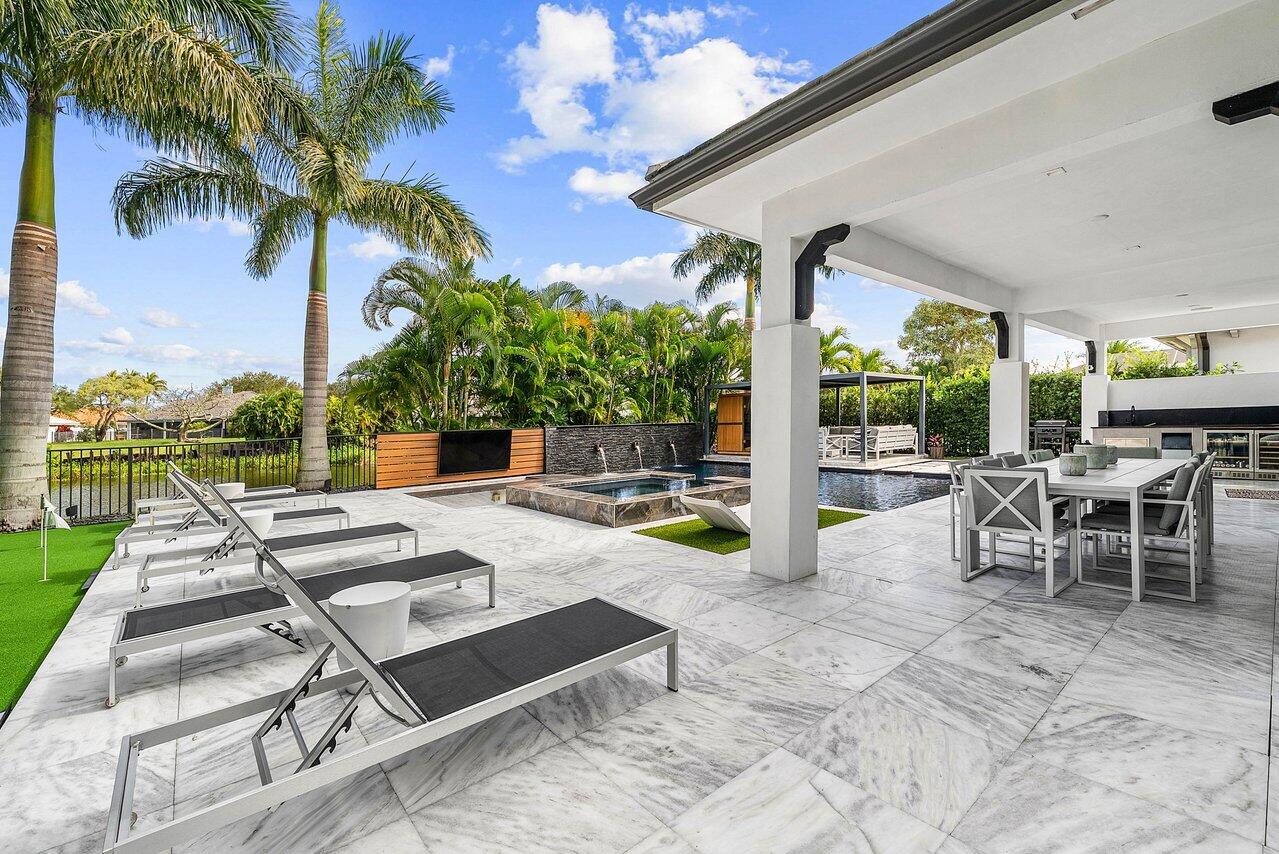 3019 Gin Berry Way