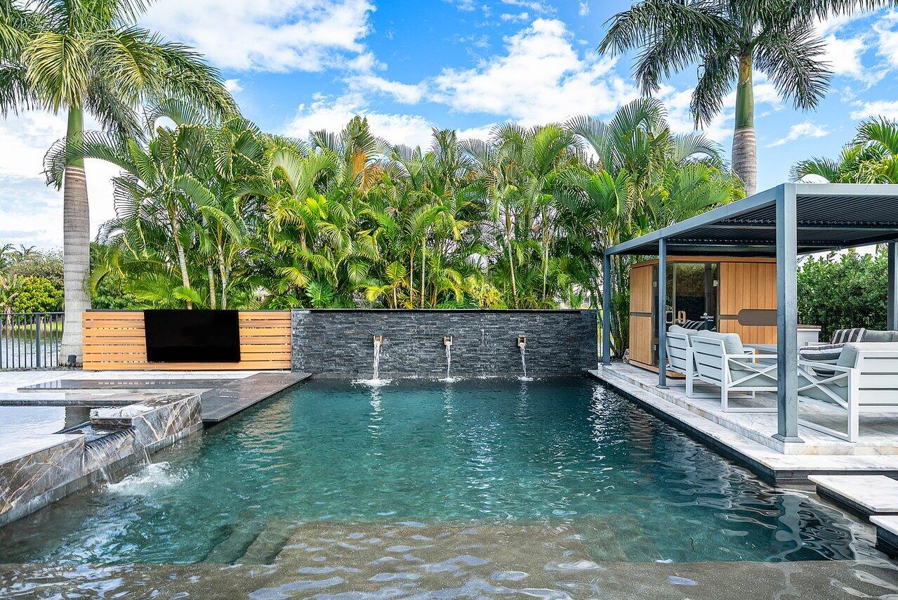 3019 Gin Berry Way
