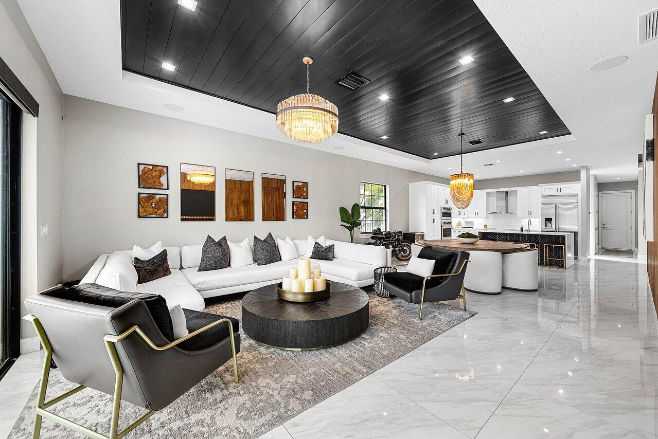 3019 Gin Berry Way