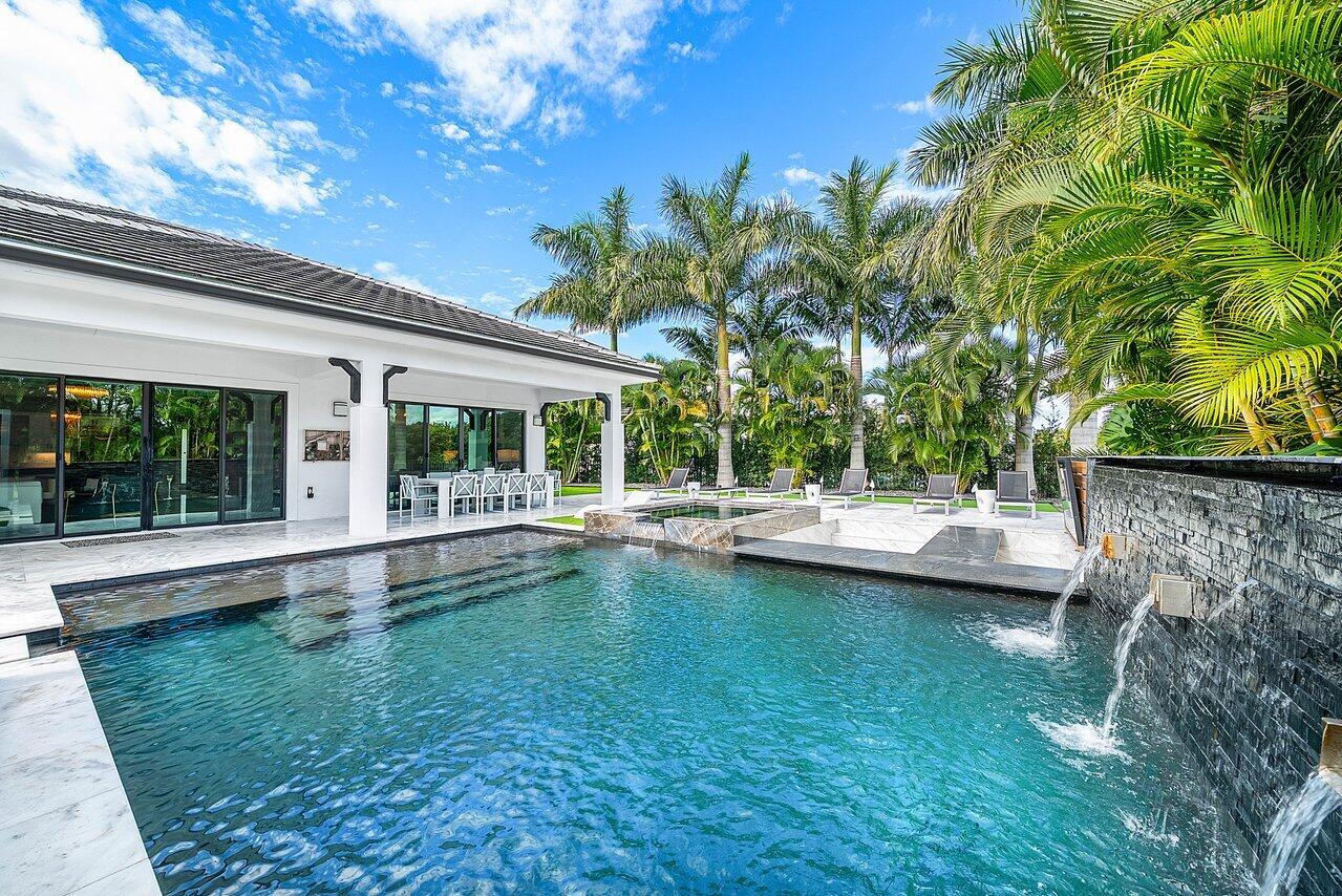 3019 Gin Berry Way
