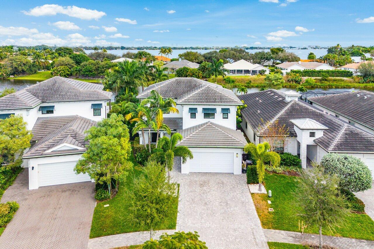 3019 Gin Berry Way