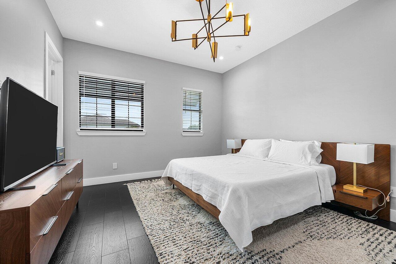 3019 Gin Berry Way