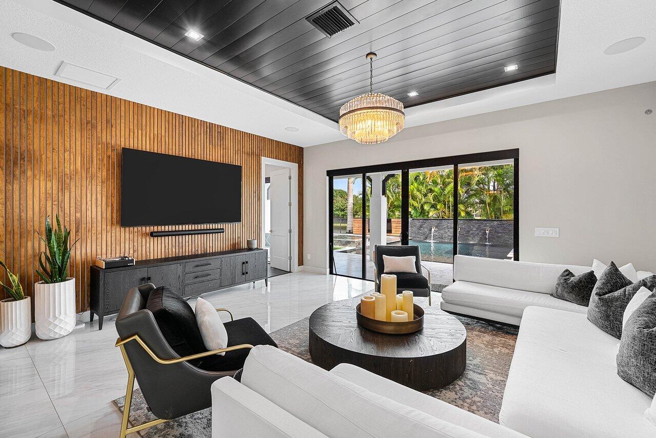3019 Gin Berry Way