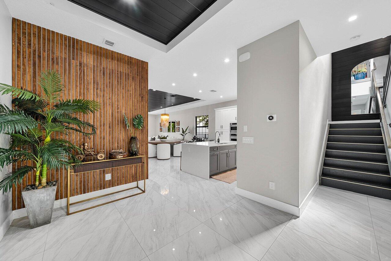 3019 Gin Berry Way