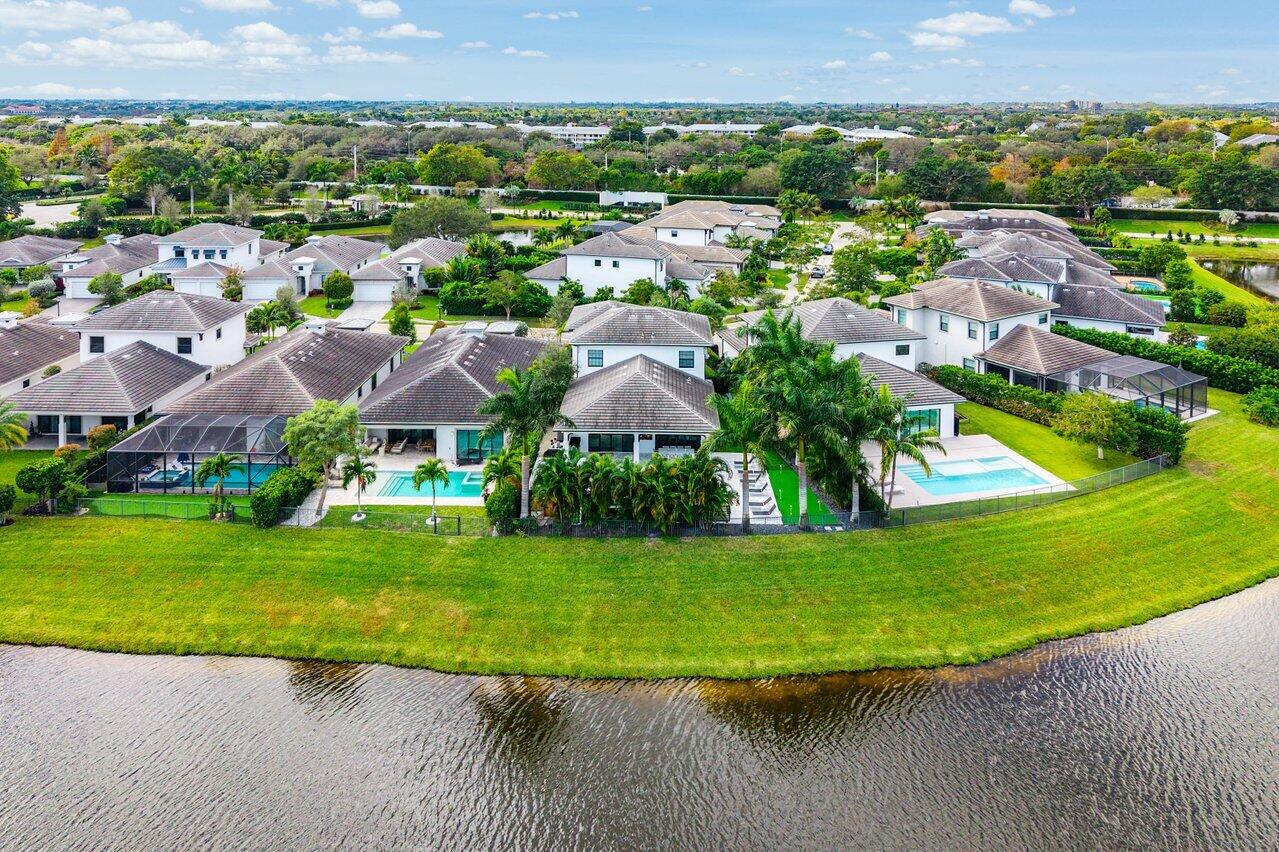 3019 Gin Berry Way