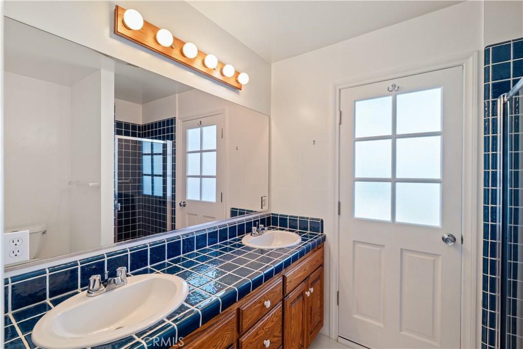 1806 W 25th