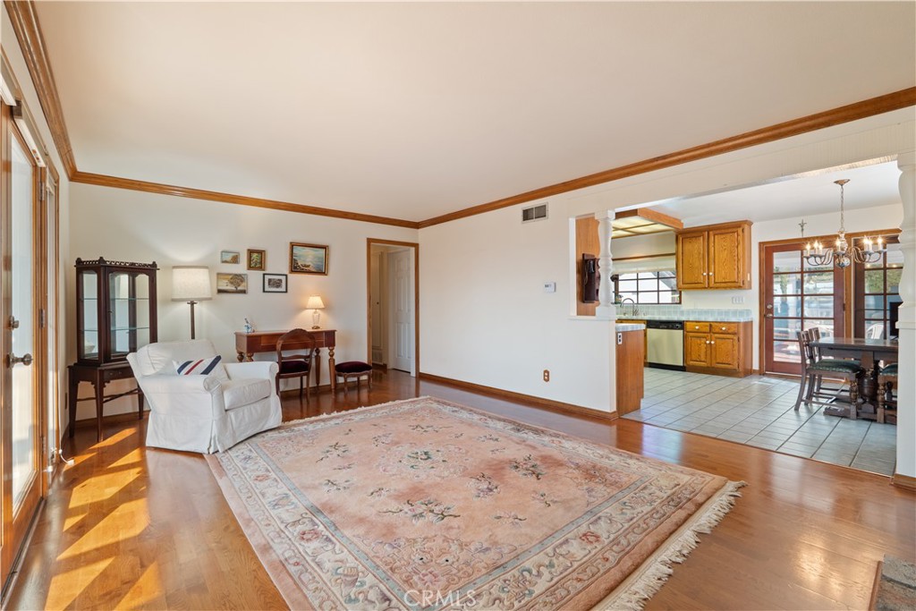 1806 W 25th