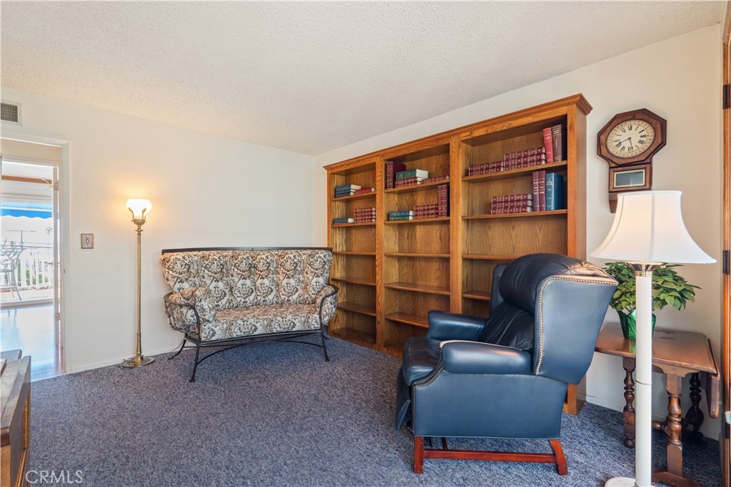 1806 W 25th