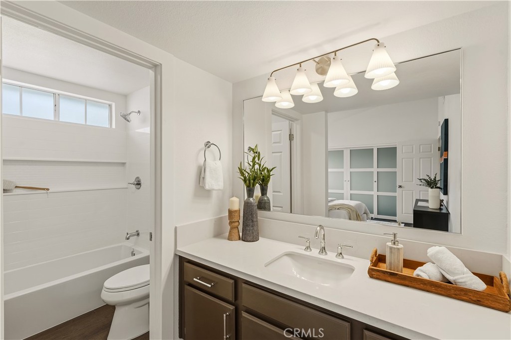 2800 Plaza Del Amo 47