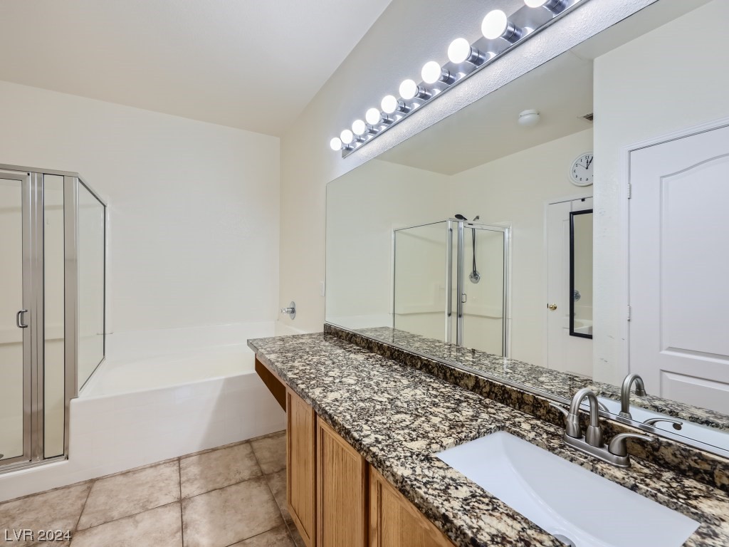 2325 Windmill Parkway 821
