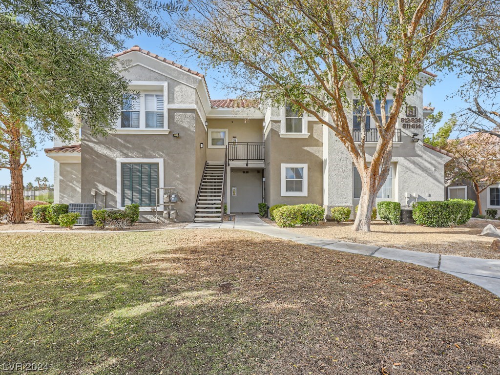2325 Windmill Parkway 821
