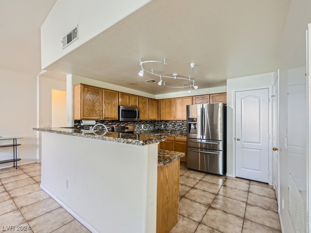 2325 Windmill Parkway 821