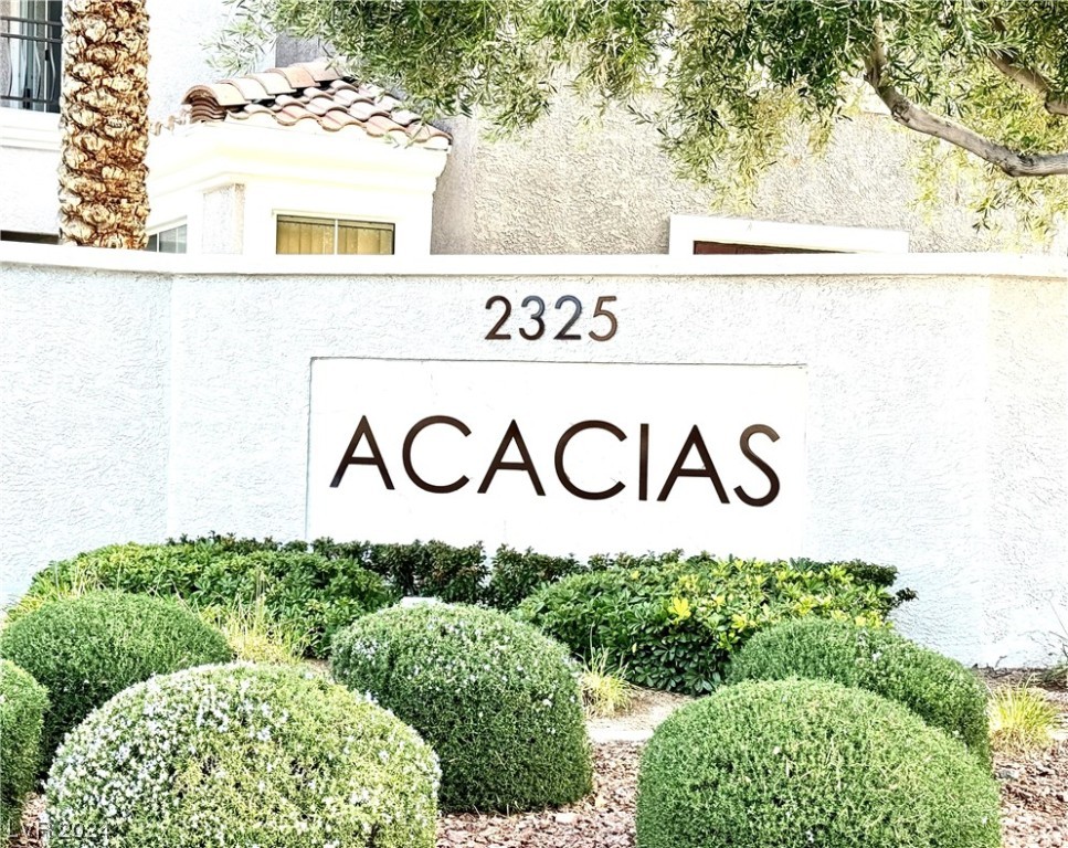 2325 Windmill Parkway 821