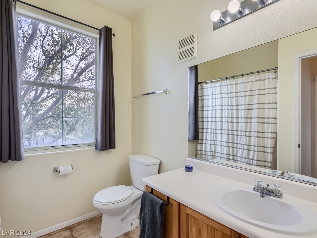 2325 Windmill Parkway 821