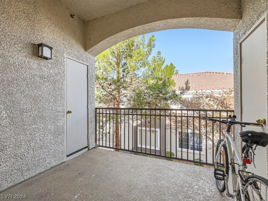 2325 Windmill Parkway 821