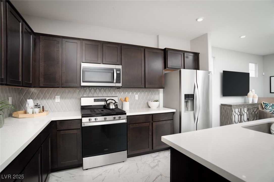 485 Ylang Place