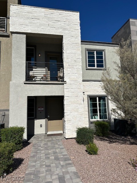 1148 Heliodor Avenue