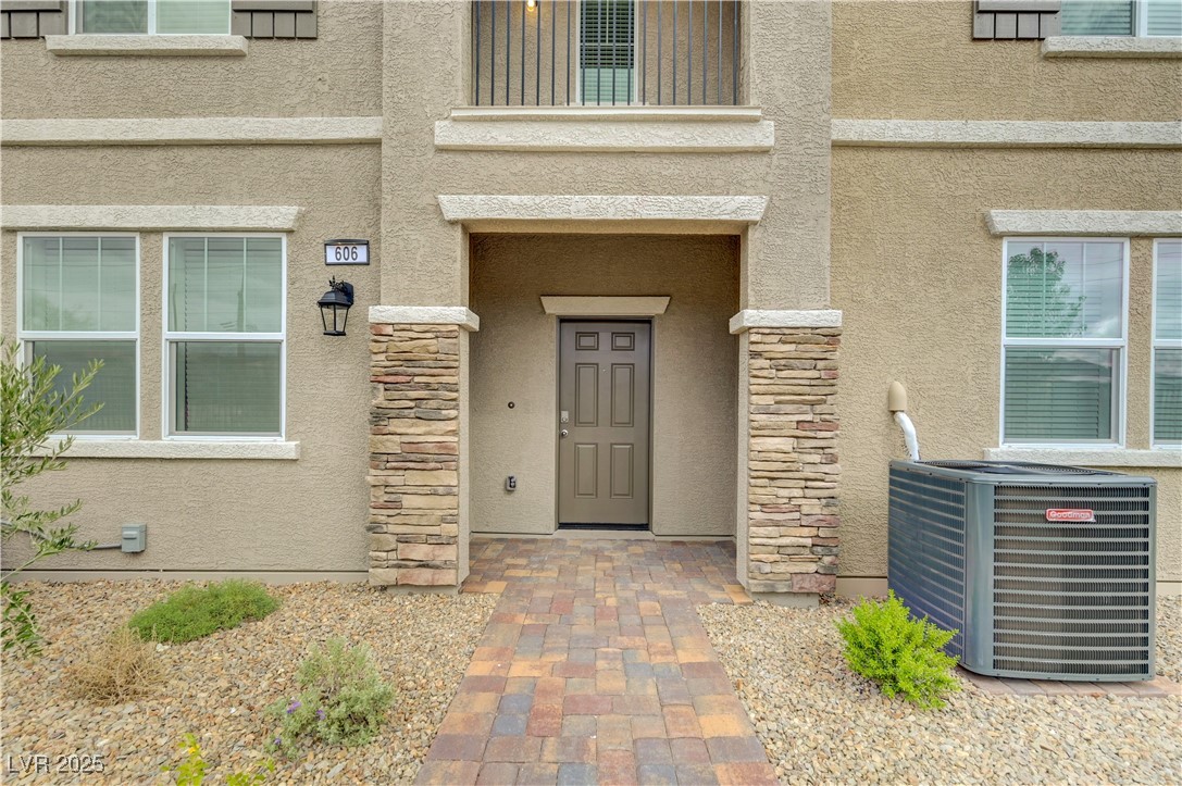 606 Bellus Place
