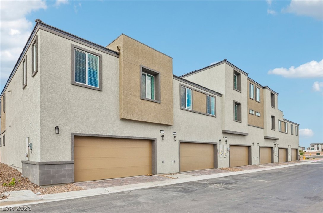 10407 Sapphire Storm Street