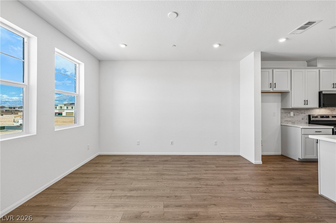 10407 Sapphire Storm Street