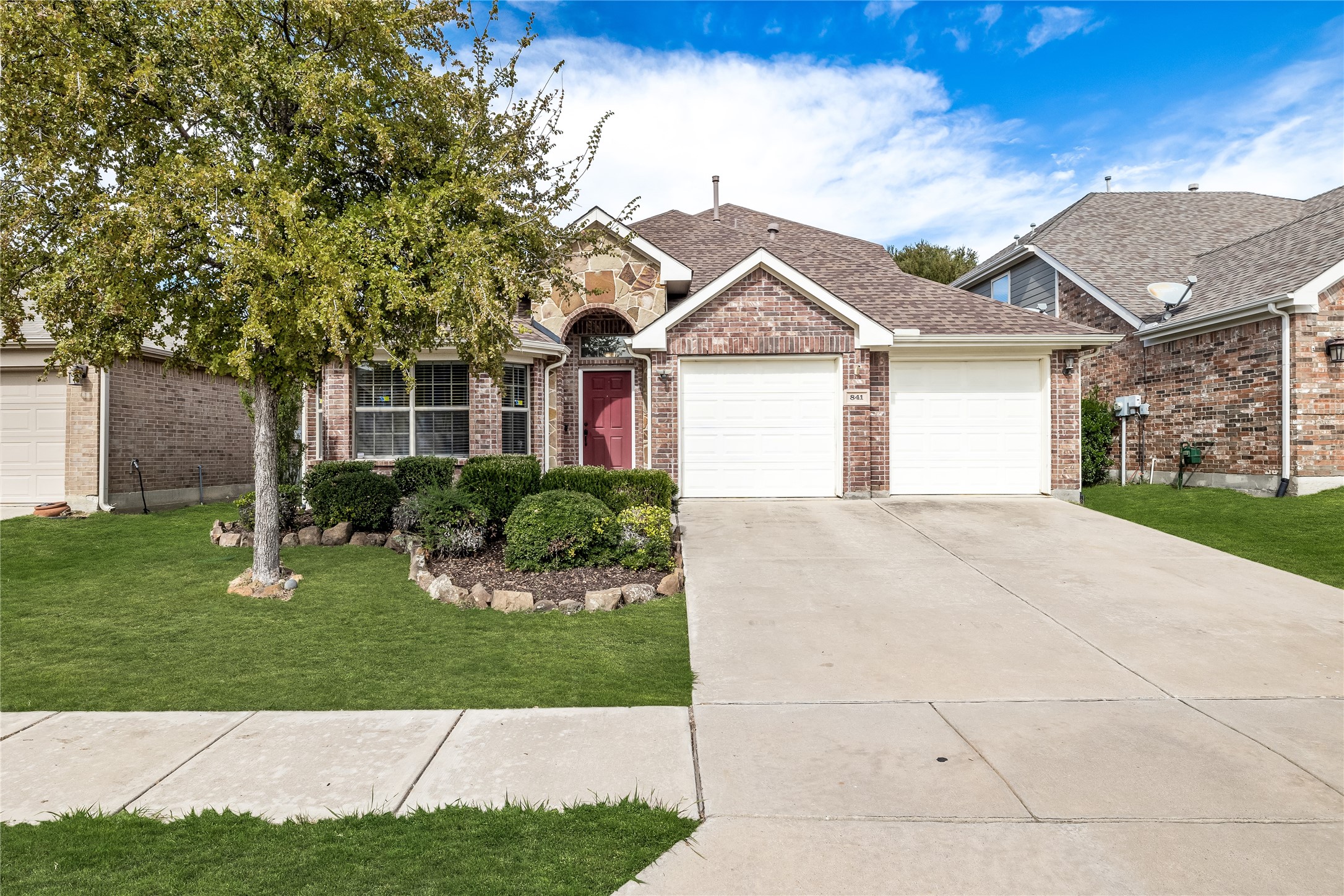 841 Lake Worth Trail