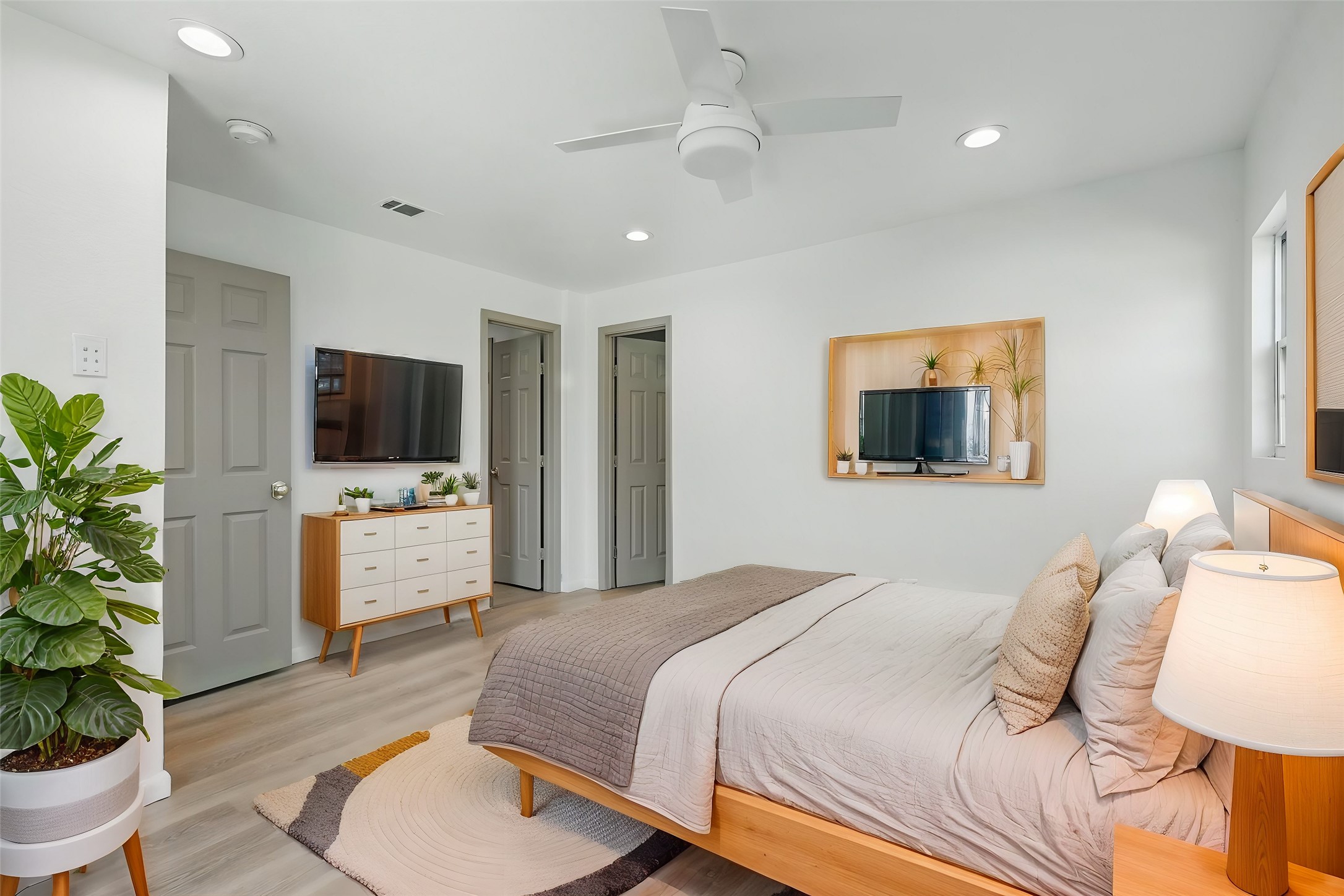 607 W Elm Street