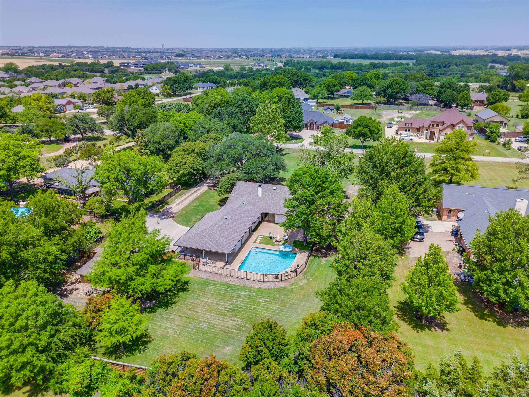 13980 Red Oak Circle S