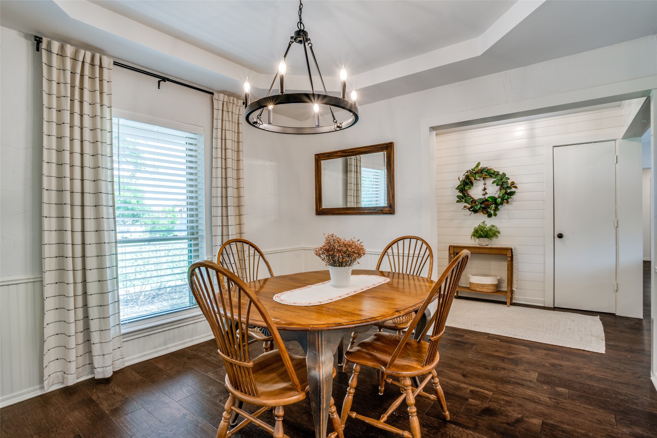 13980 Red Oak Circle S