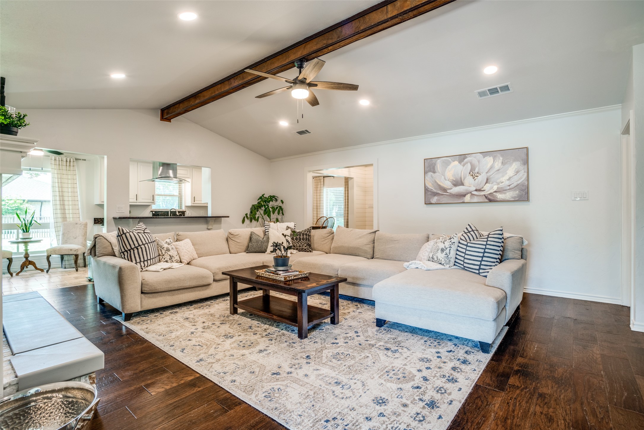 13980 Red Oak Circle S