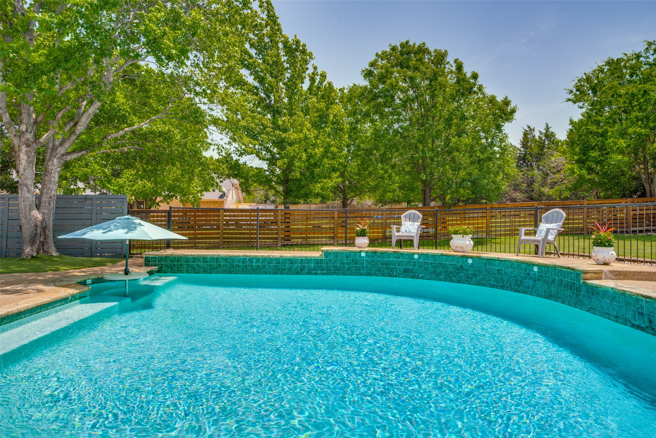 13980 Red Oak Circle S