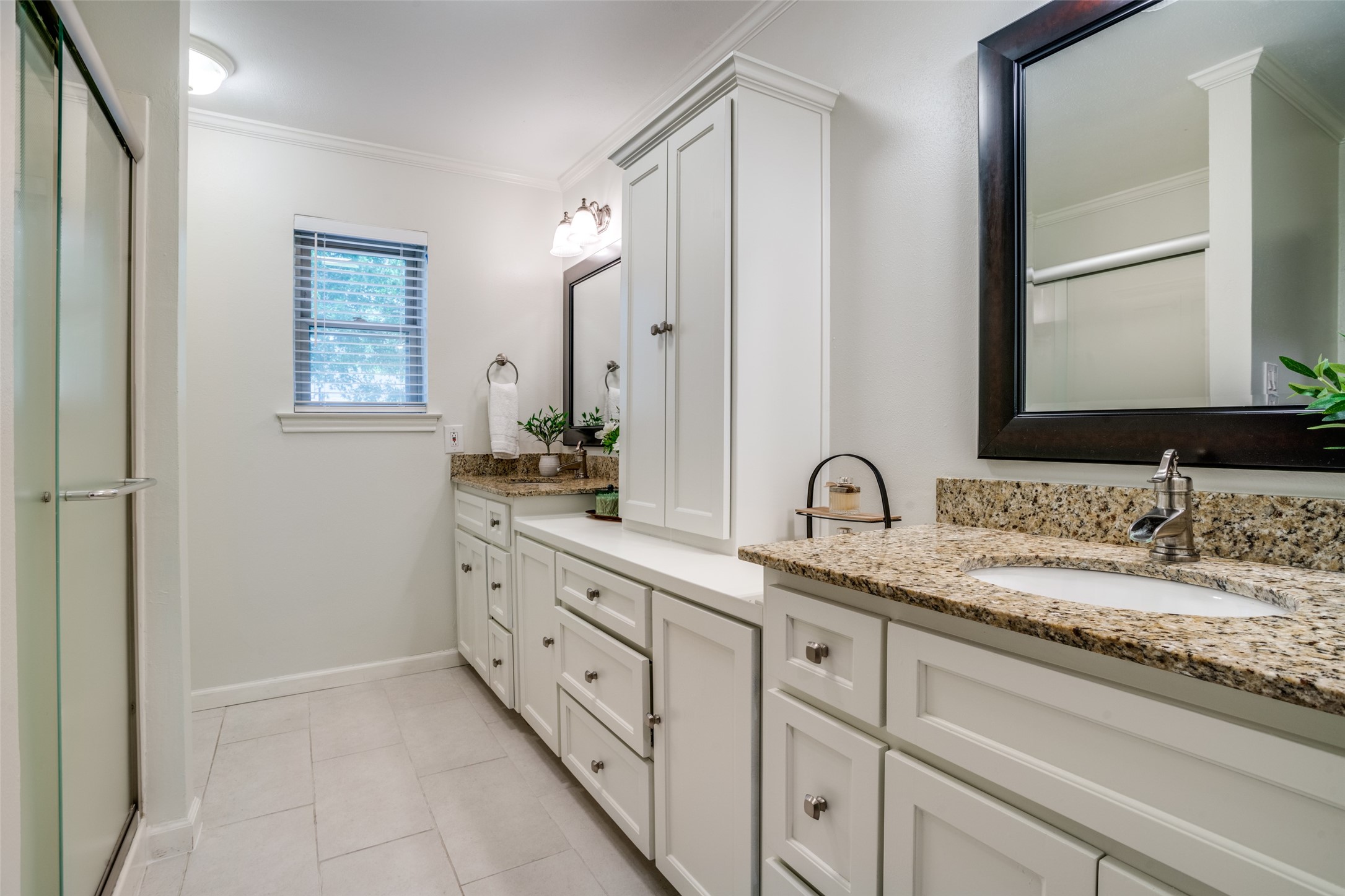 13980 Red Oak Circle S