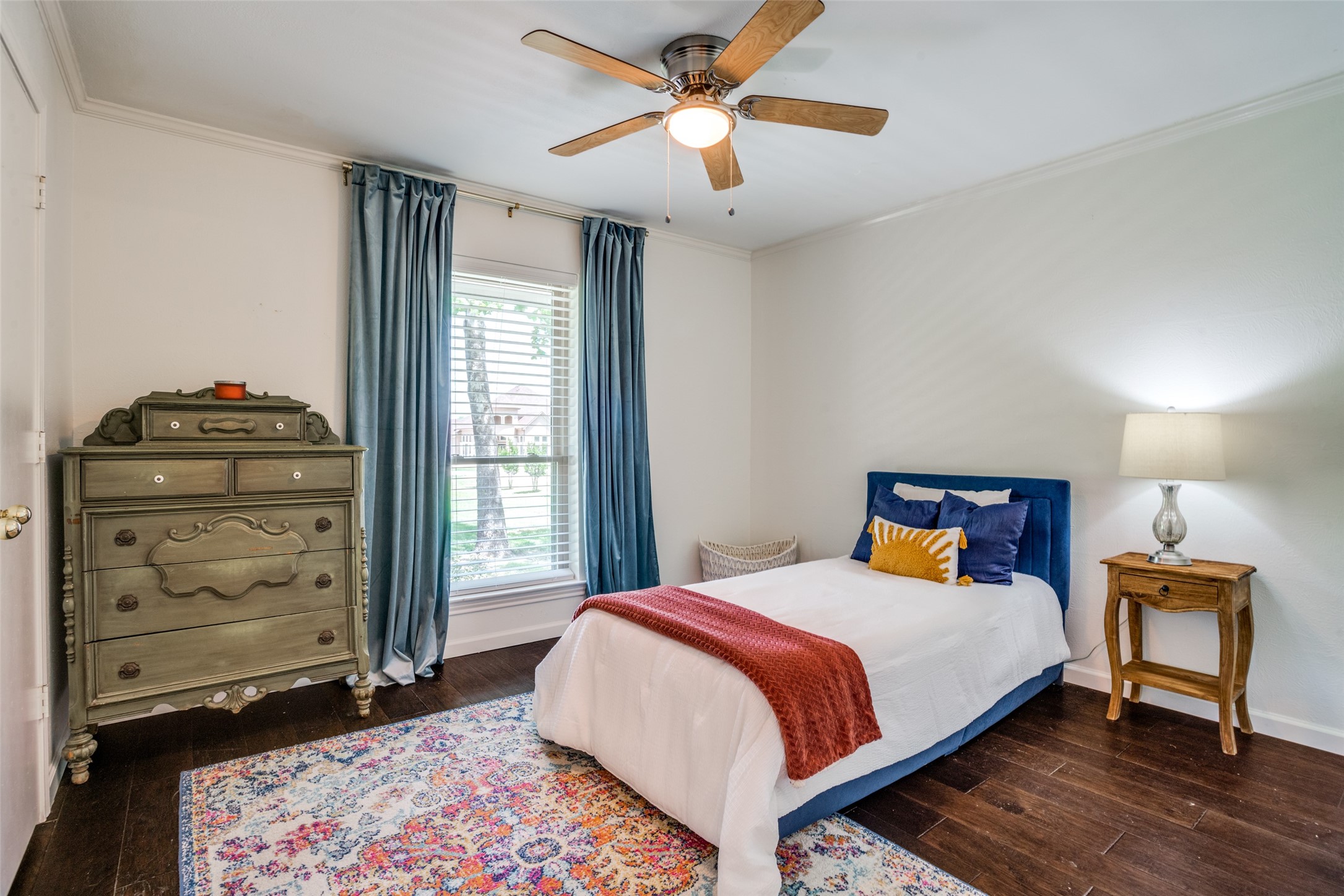 13980 Red Oak Circle S