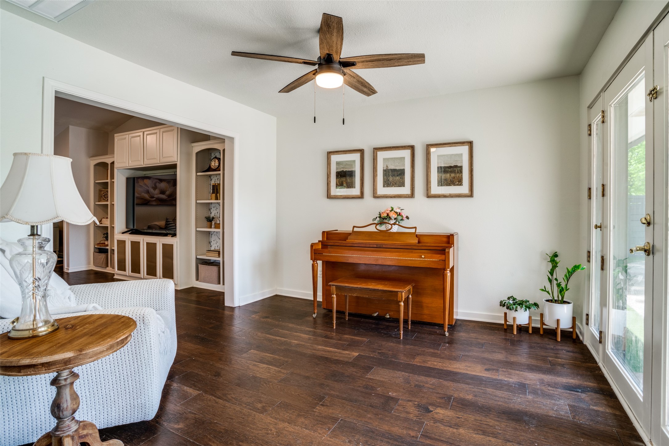 13980 Red Oak Circle S