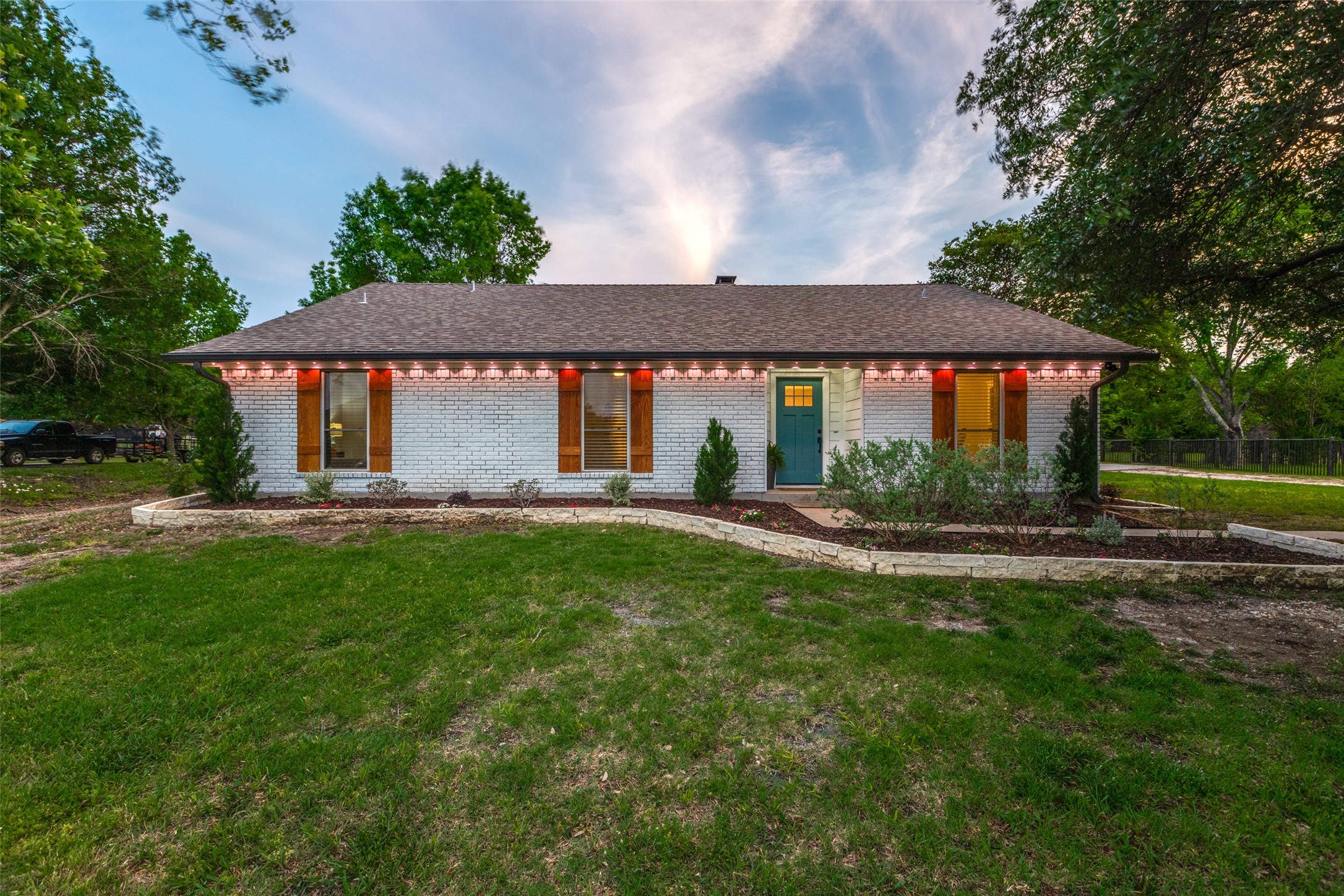 13980 Red Oak Circle S