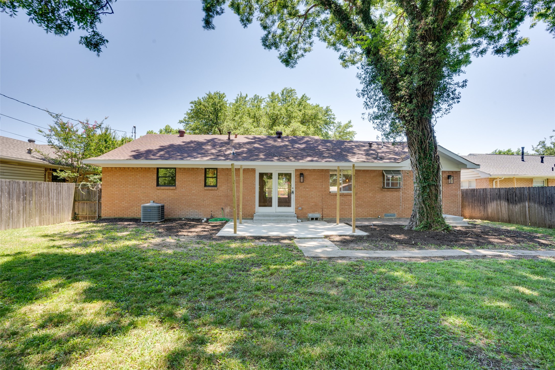 2915 Lavita Lane